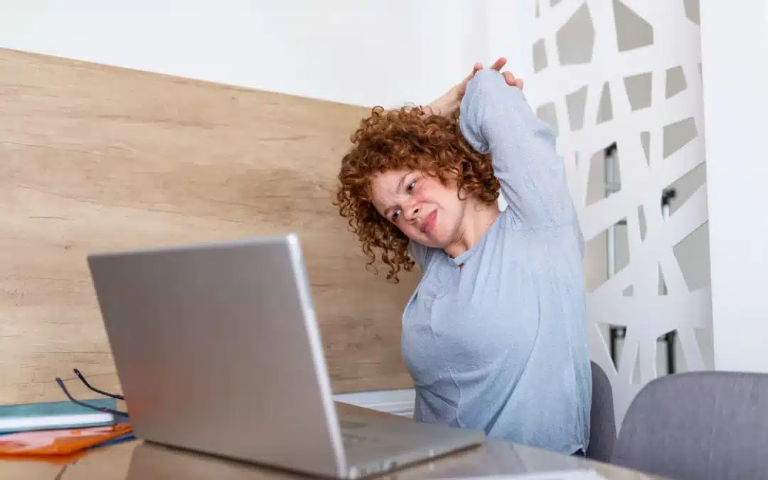 Belastung durch Bildschirmarbeit reduzieren: Tipps für gesundes Arbeiten im digitalen Alltag